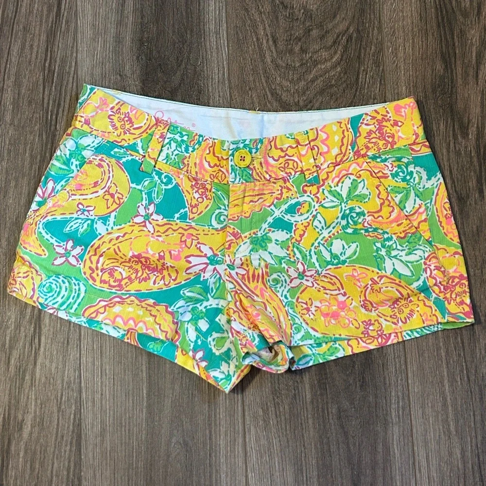 Lilly PULITZER 100% cotton shorts Sz 4 .